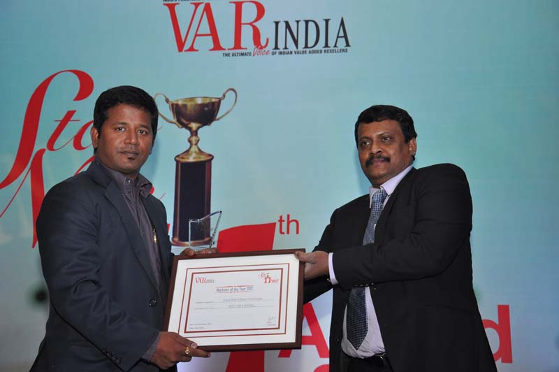 Mr.Deepak sahu,Publisher,VAR INDIA  giving away award to Checkpoint
